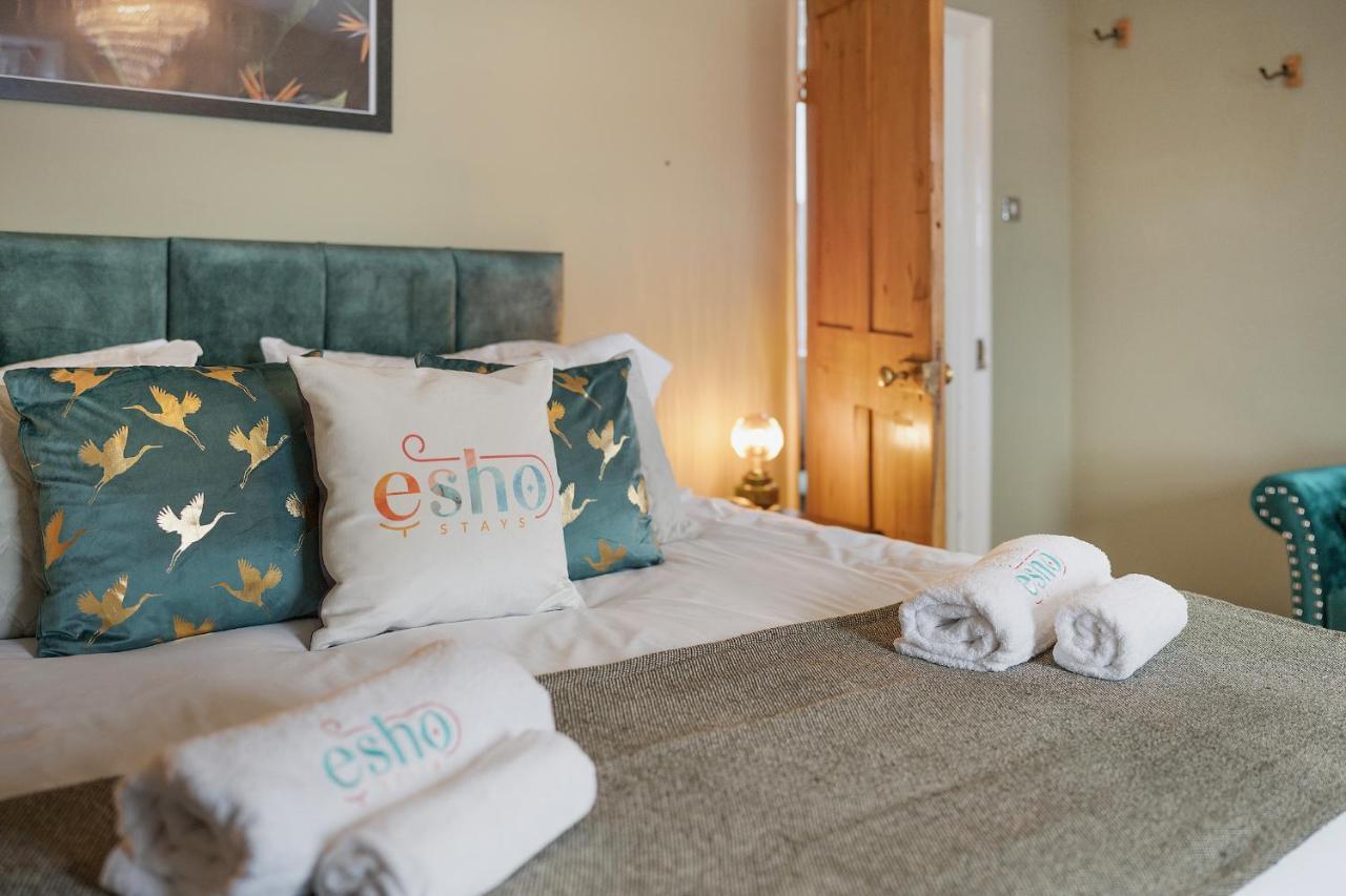 4 Bedroom Home With Garden, Game Room, Parking- Esho Stays 格洛斯特 外观 照片