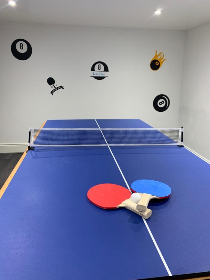 4 Bedroom Home With Garden, Game Room, Parking- Esho Stays 格洛斯特 外观 照片